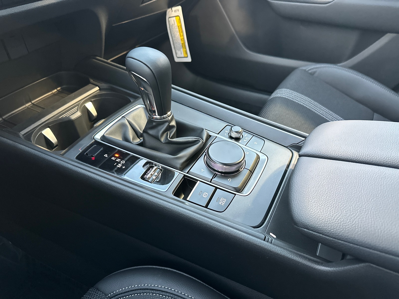 2025 Mazda CX-50 2.5 S Premium Package Image 21 of 37