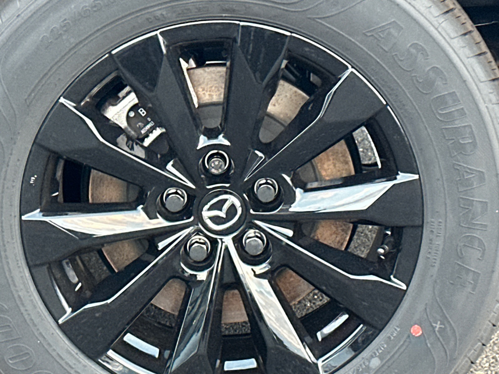 2025 Mazda CX-50 2.5 S Premium Package Image 5 of 37