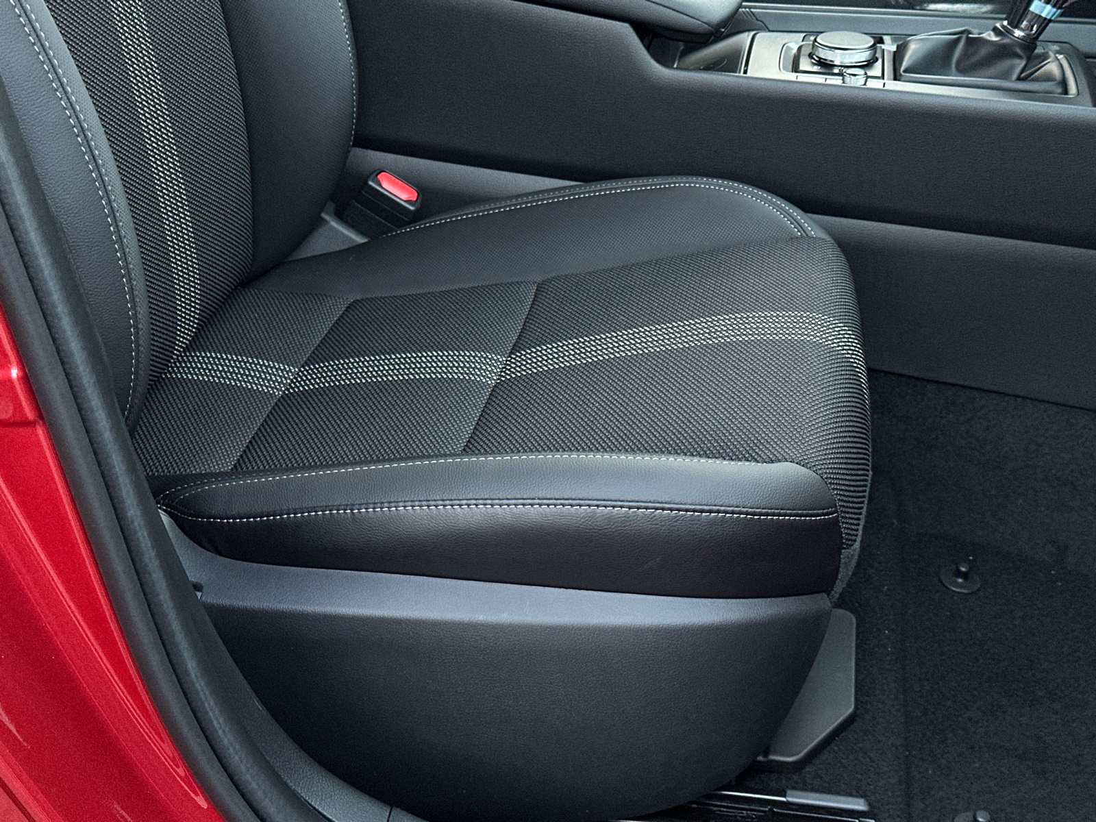 2025 Mazda CX-50 2.5 S Premium Package Image 9 of 37