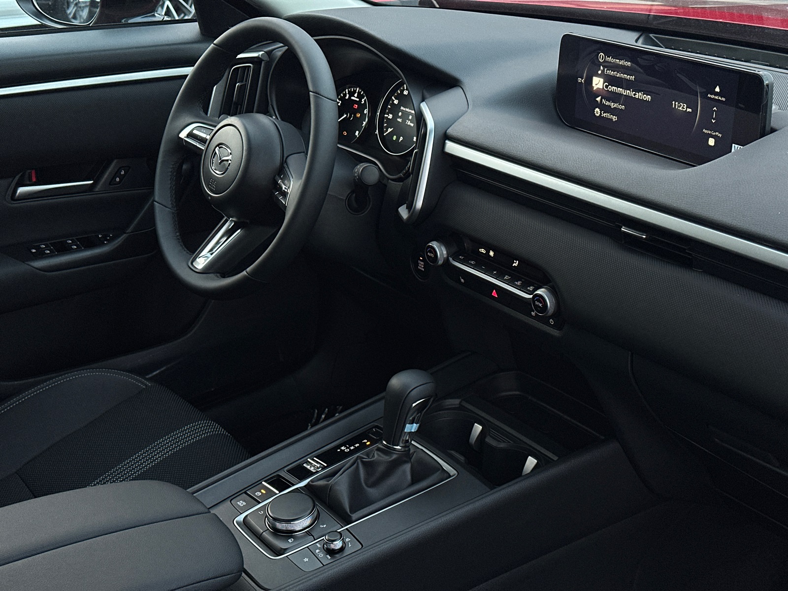 2025 Mazda CX-50 2.5 S Premium Package Image 13 of 37