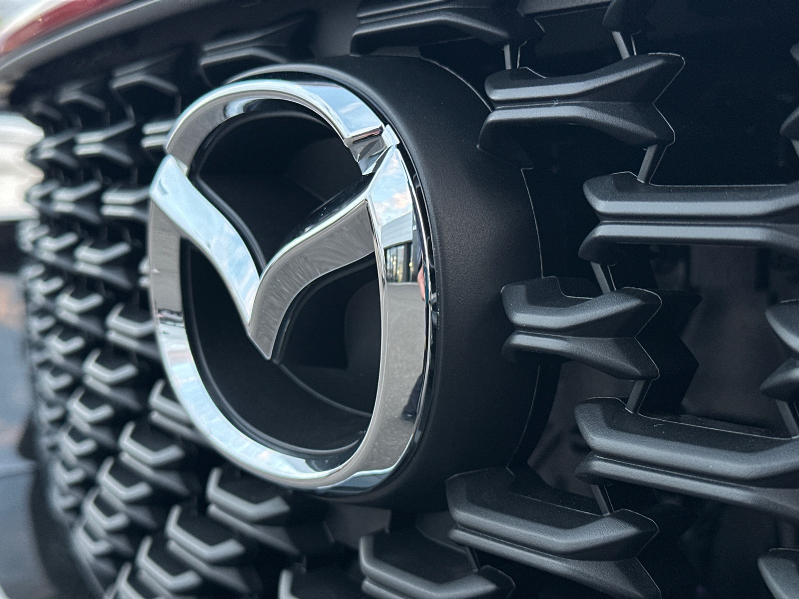 2025 Mazda CX-50 2.5 S Premium Package Image 30 of 37