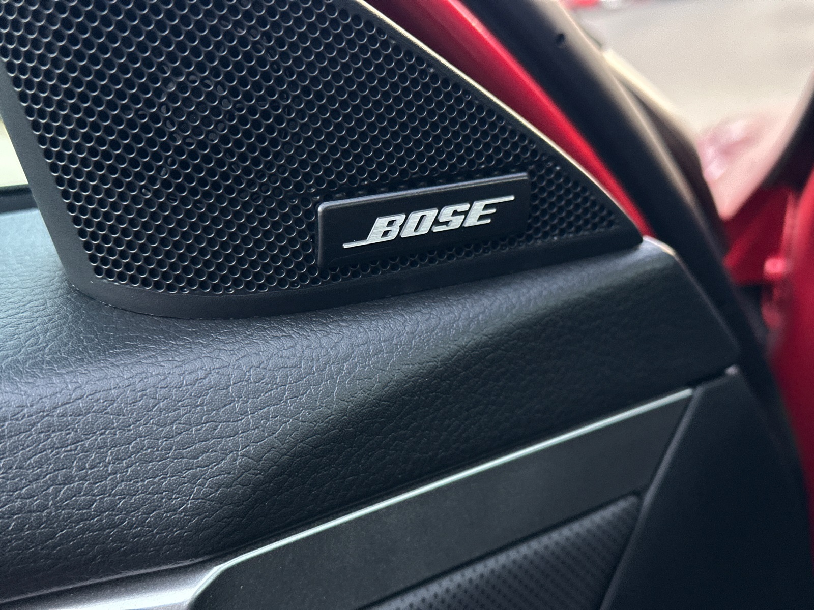 2025 Mazda CX-50 2.5 S Premium Package Image 25 of 37