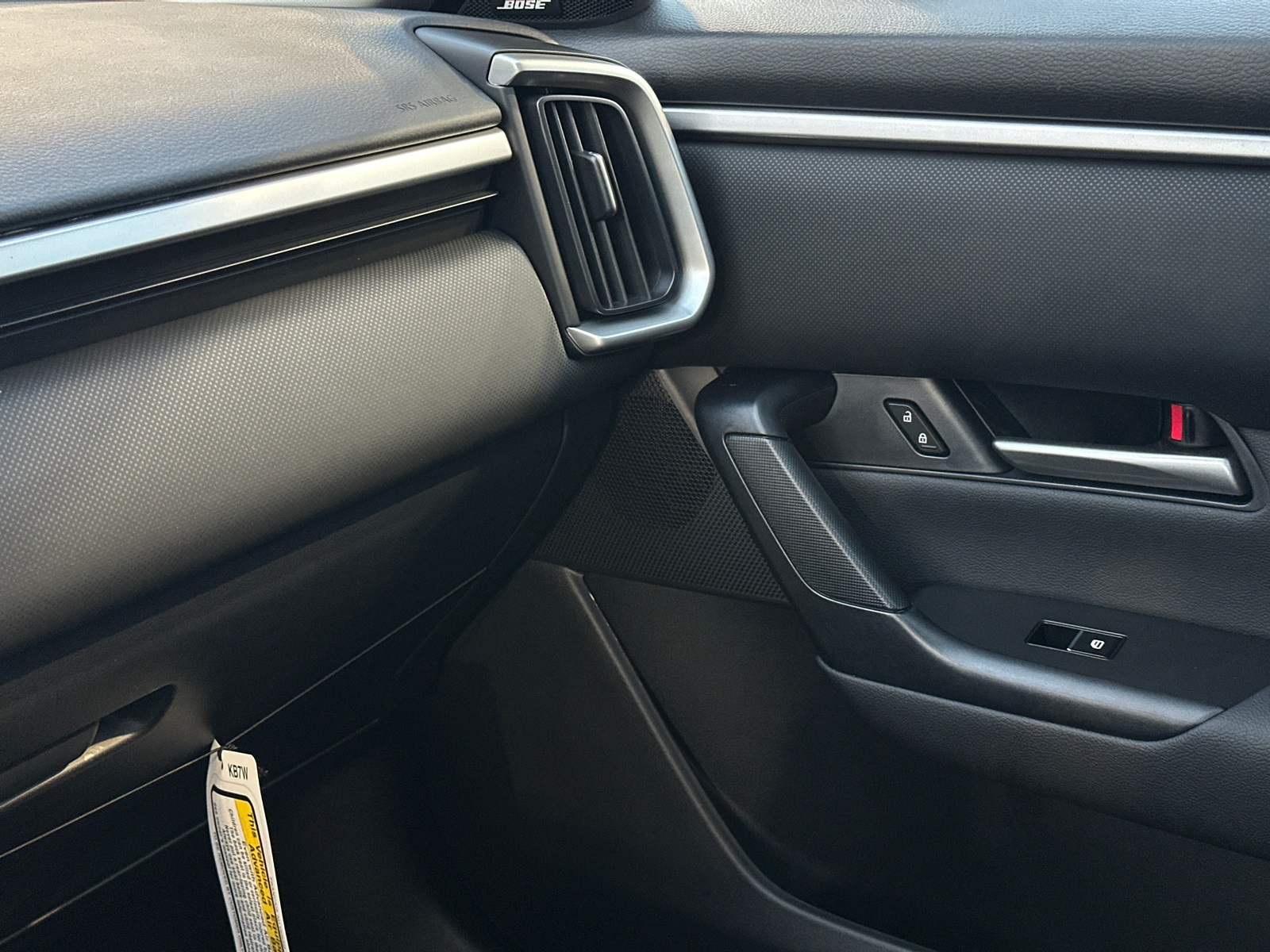 2025 Mazda CX-50 2.5 S Premium Package Image 24 of 37