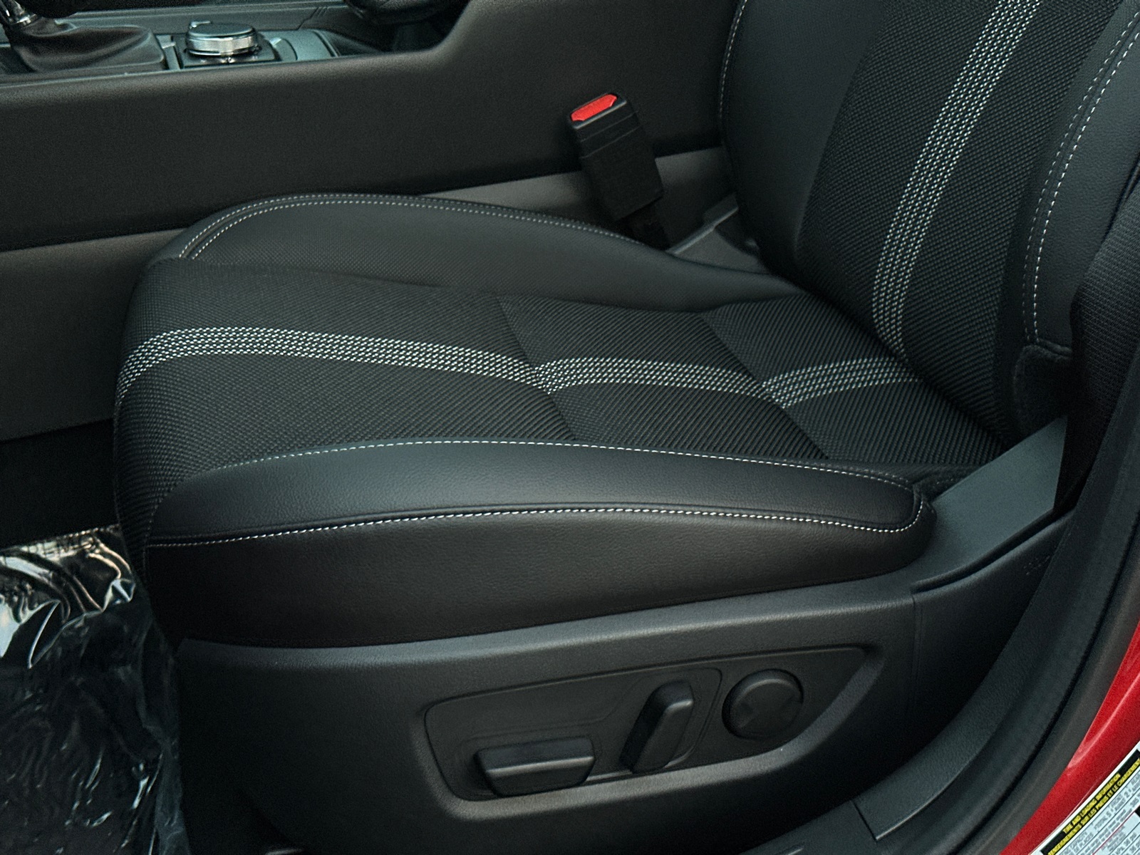 2025 Mazda CX-50 2.5 S Premium Package Image 29 of 37