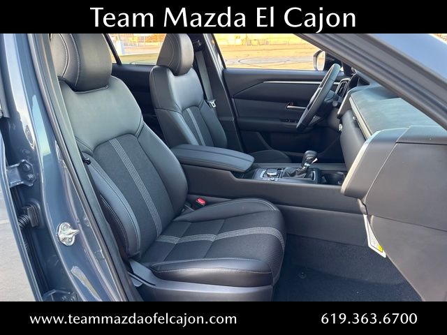 2025 Mazda CX-50 2.5 S Premium Package Image 5 of 24