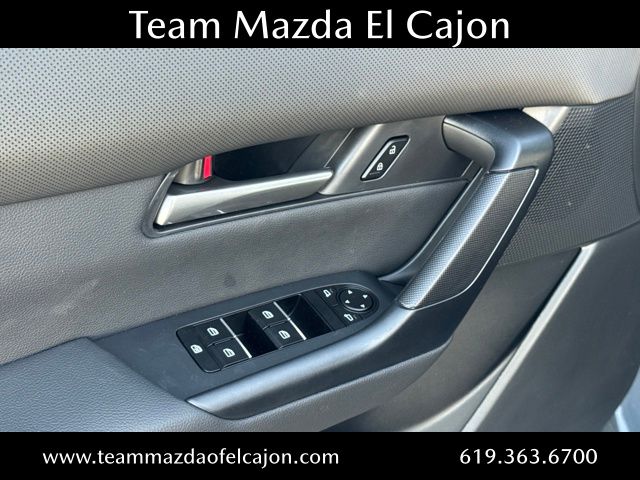 2025 Mazda CX-50 2.5 S Premium Package Image 18 of 24