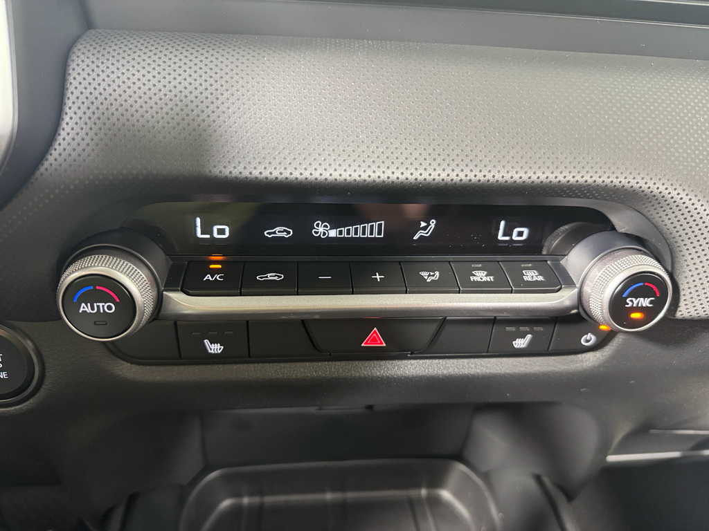 Vehicle image 21 of 32