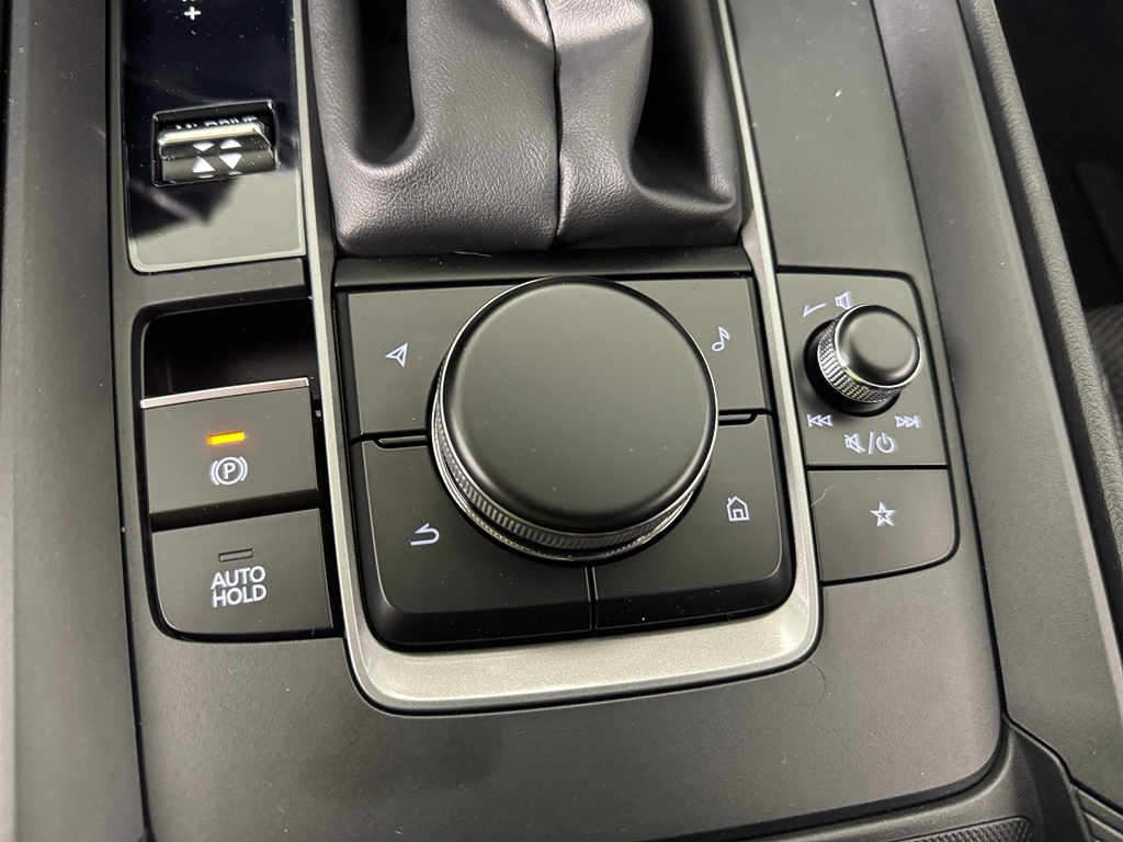 Vehicle image 20 of 32