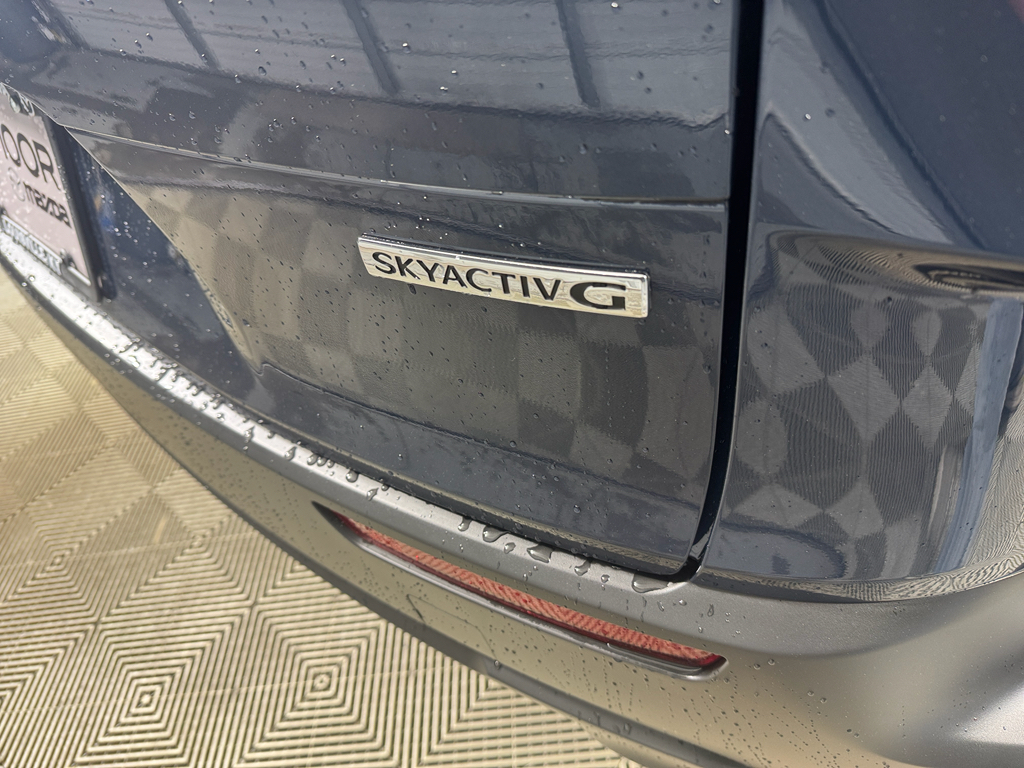 Vehicle image 10 of 32
