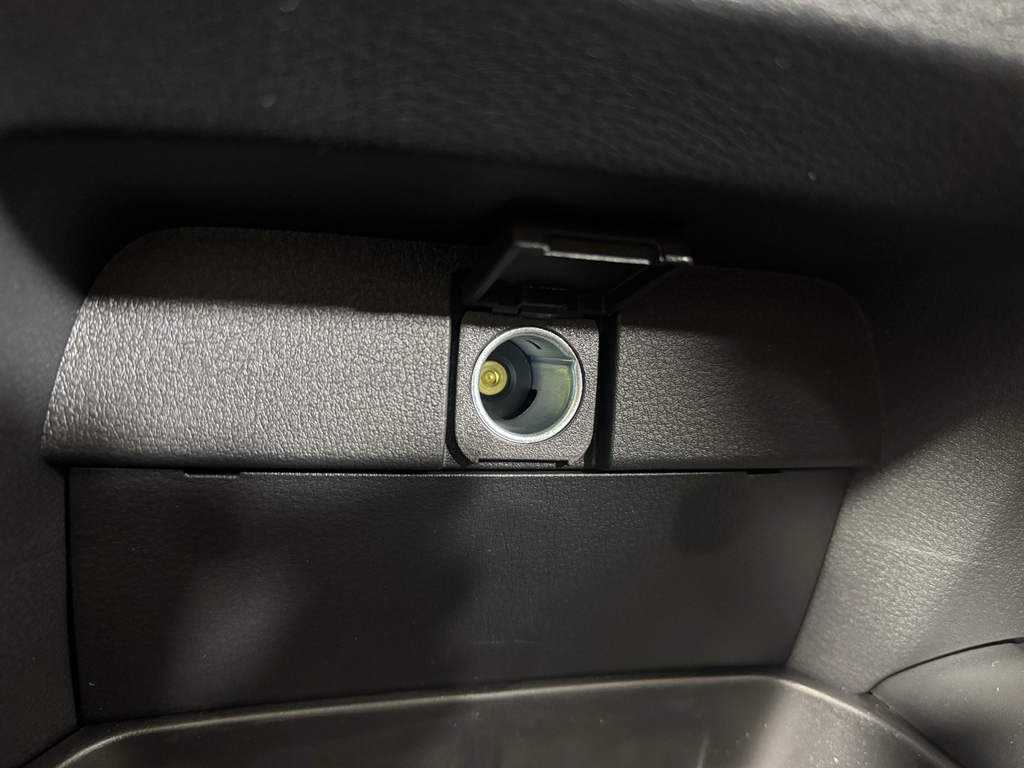 Vehicle image 24 of 32