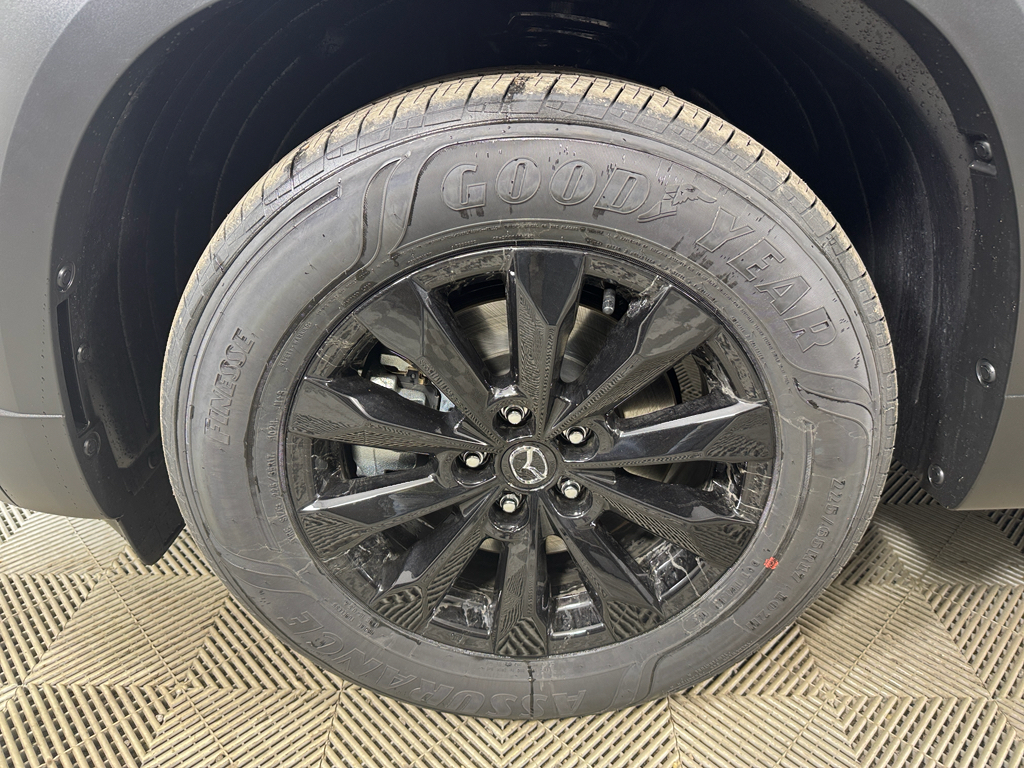 Vehicle image 31 of 32