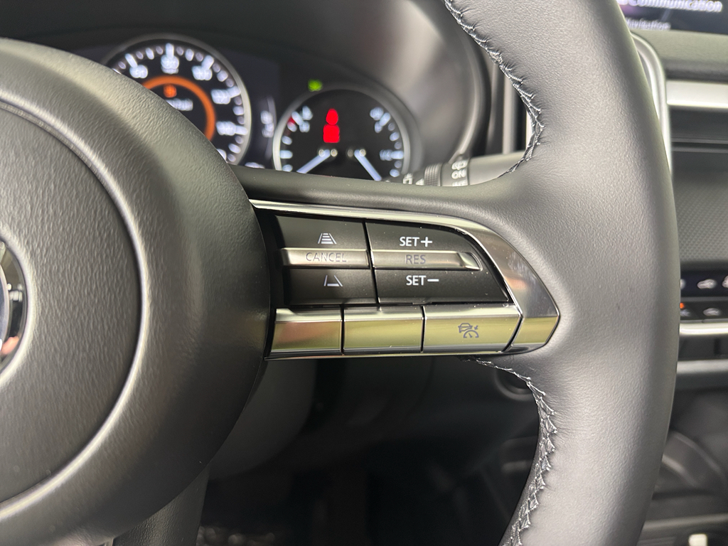 Vehicle image 17 of 32