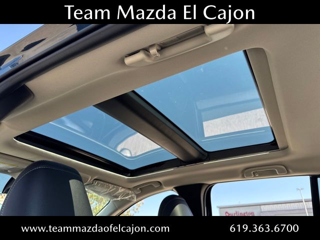 2025 Mazda CX-50 2.5 S Premium Package Image 14 of 24