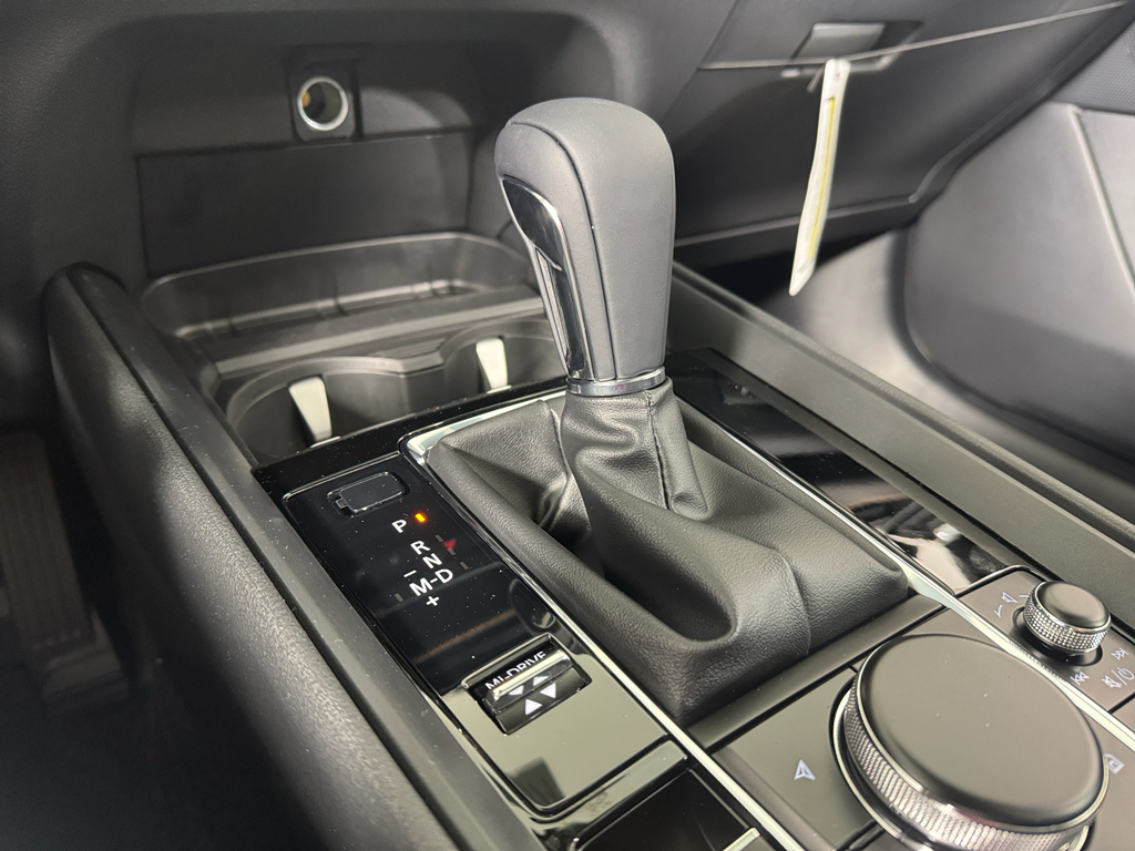 Vehicle image 26 of 33