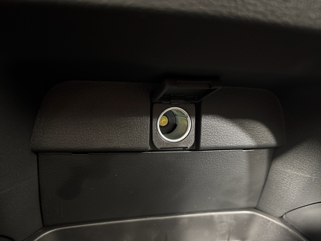 Vehicle image 23 of 33