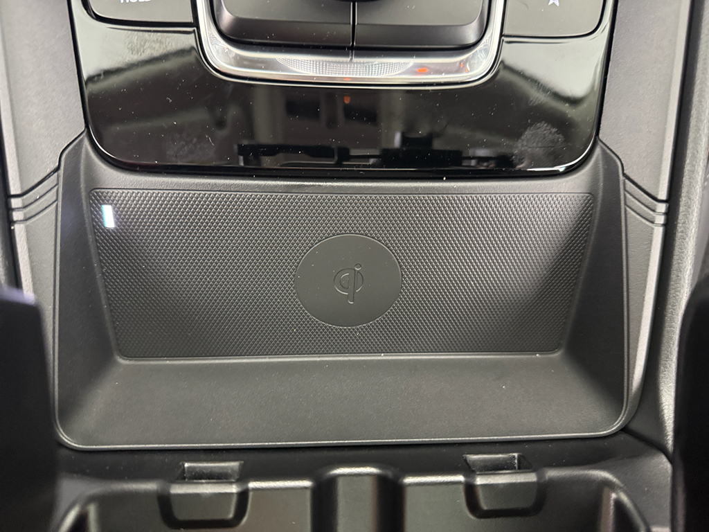 Vehicle image 24 of 33