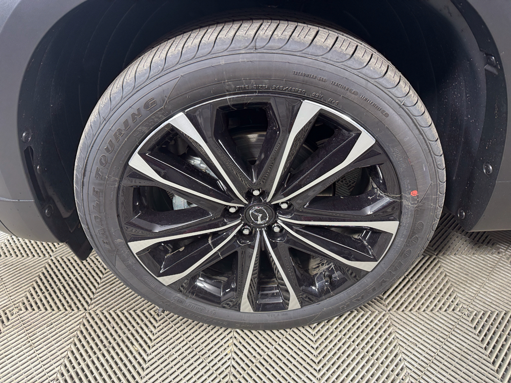 Vehicle image 32 of 33