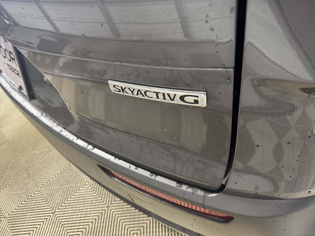 Vehicle image 10 of 33