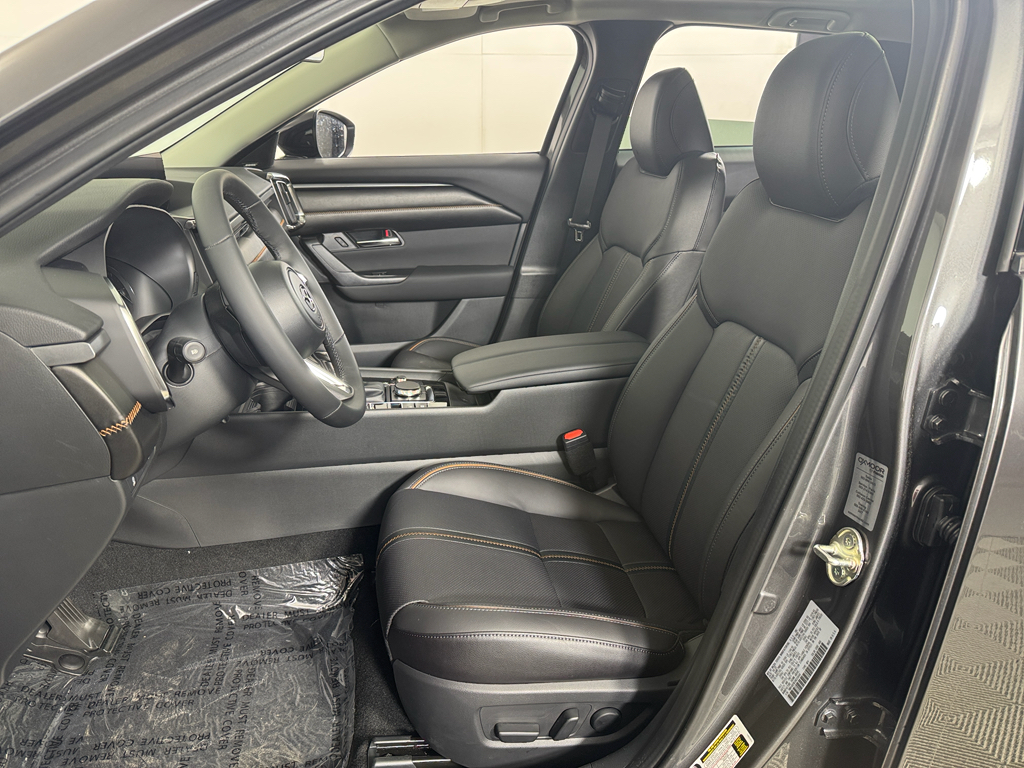 Vehicle image 13 of 33