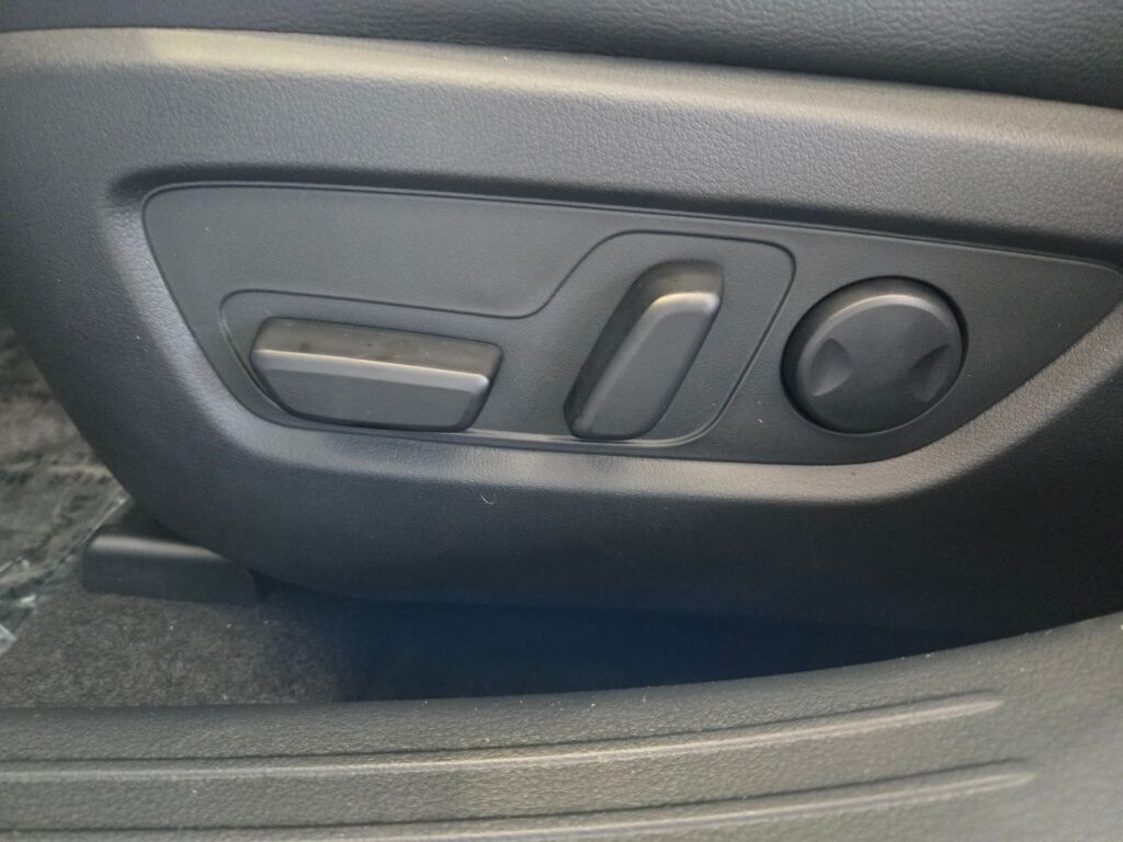 2025 Mazda CX-50 2.5 S Premium Plus Package Image 24 of 31