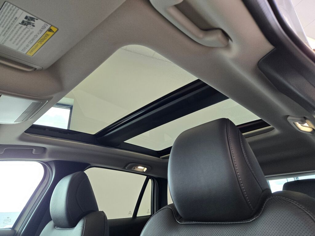 2025 Mazda CX-50 2.5 S Premium Plus Package Image 9 of 31