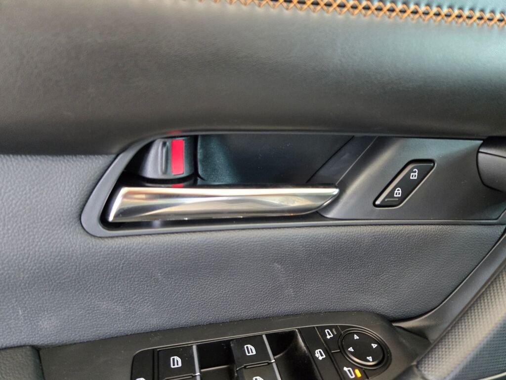 2025 Mazda CX-50 2.5 S Premium Plus Package Image 23 of 31