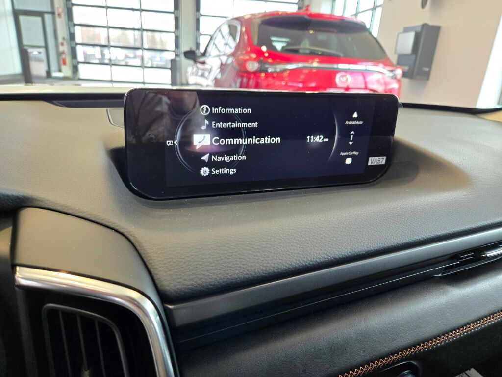 2025 Mazda CX-50 2.5 S Premium Plus Package Image 16 of 31