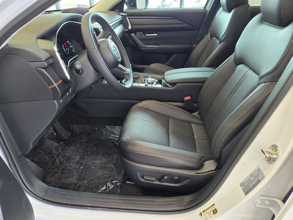 2025 Mazda CX-50 2.5 S Premium Plus Package Image 10 of 31