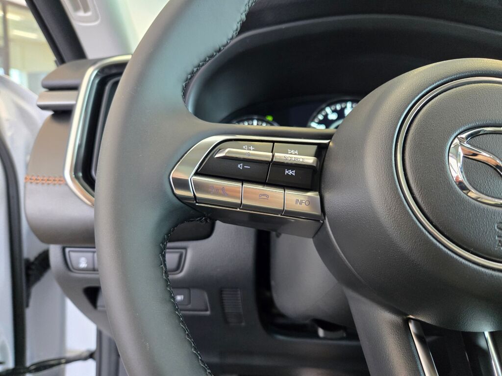 2025 Mazda CX-50 2.5 S Premium Plus Package Image 14 of 31