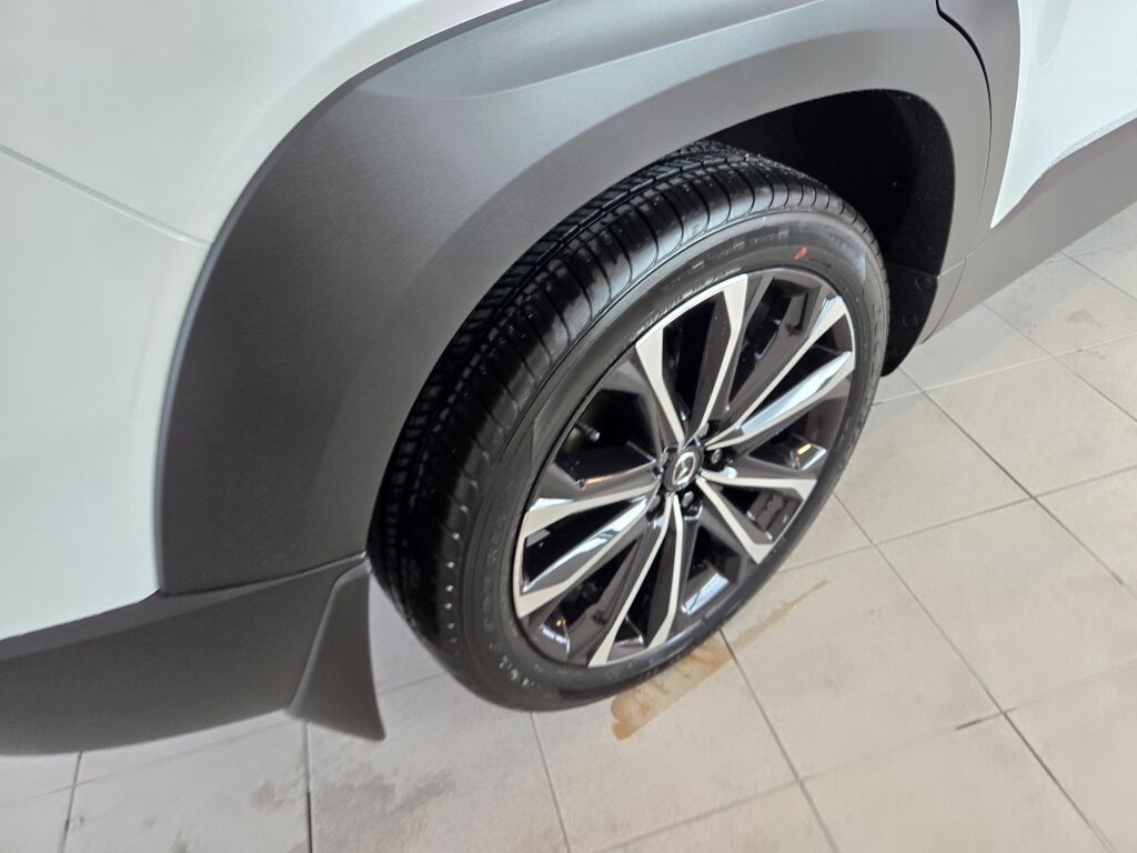 2025 Mazda CX-50 2.5 S Premium Plus Package Image 3 of 31