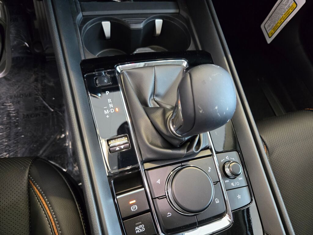 2025 Mazda CX-50 2.5 S Premium Plus Package Image 18 of 31