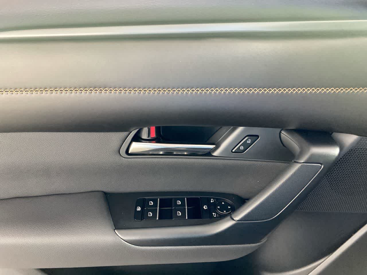 Vehicle image 13 of 29