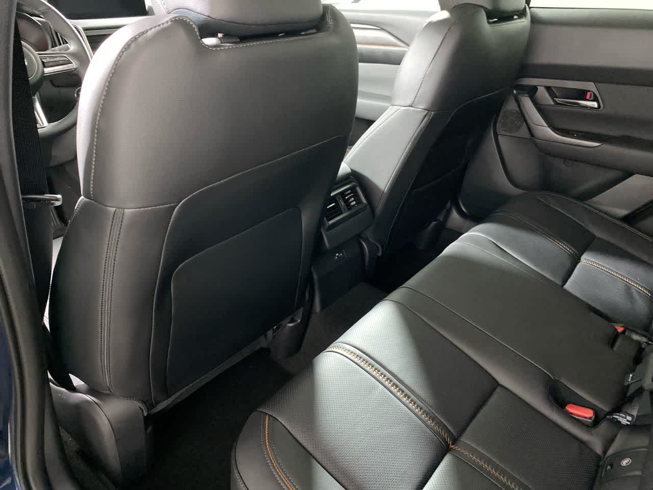 Vehicle image 26 of 29