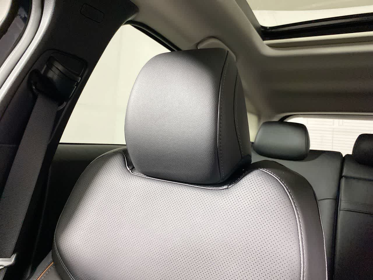 Vehicle image 27 of 29