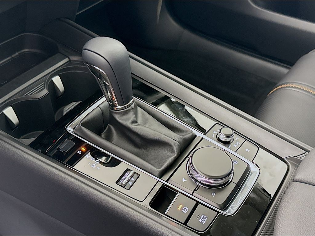 Vehicle image 15 of 31