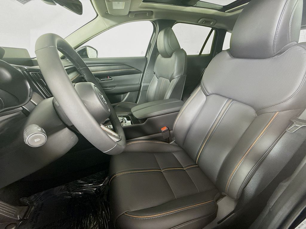 Vehicle image 20 of 31