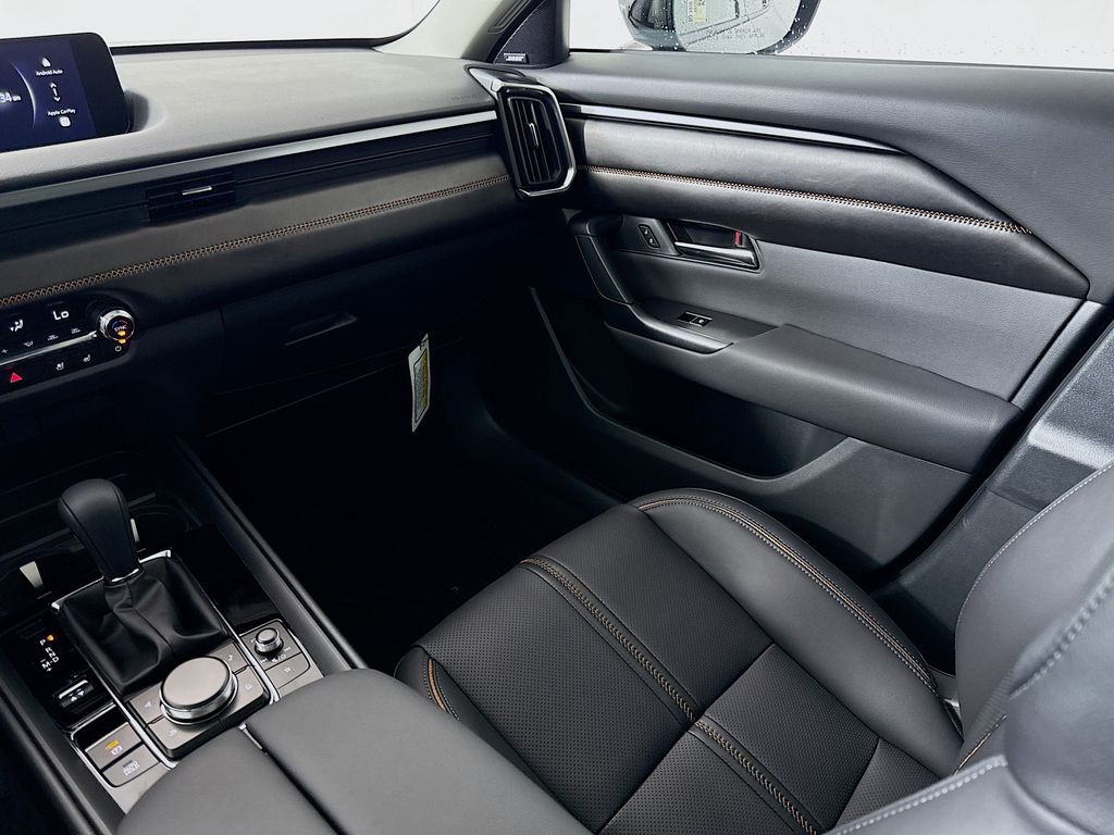 Vehicle image 23 of 31