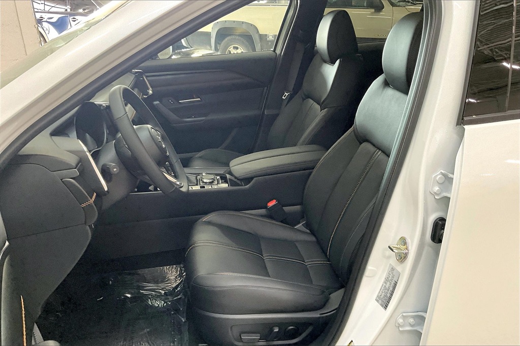 Vehicle image 9 of 12