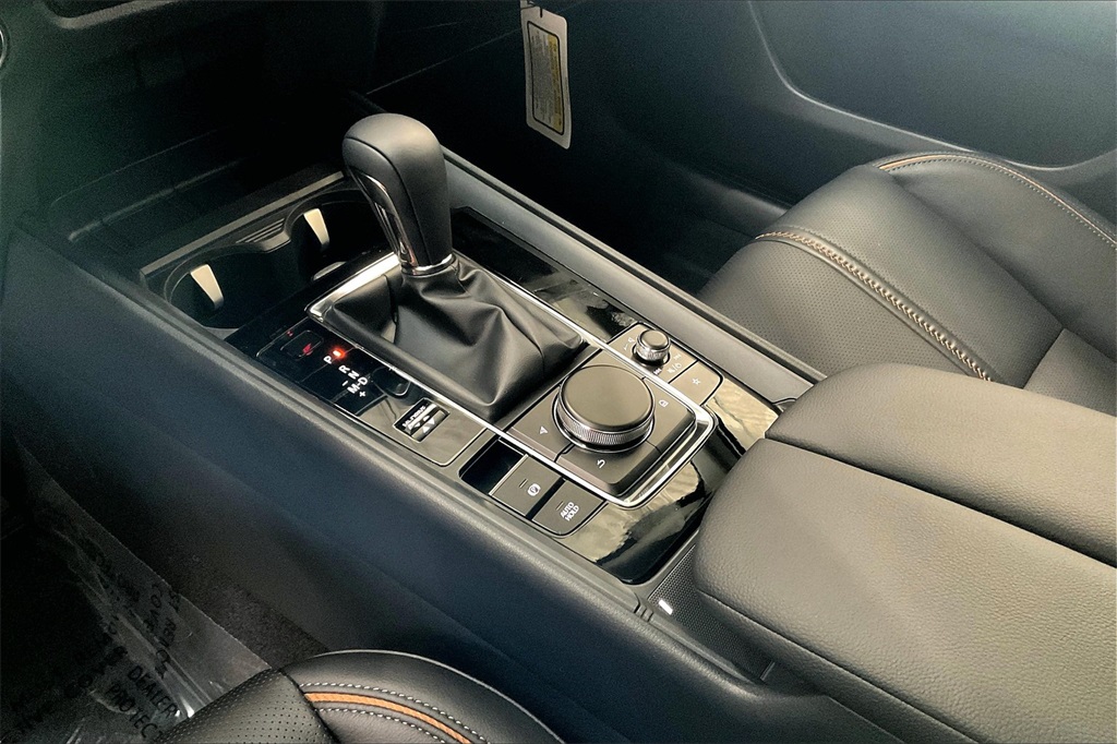 Vehicle image 7 of 12