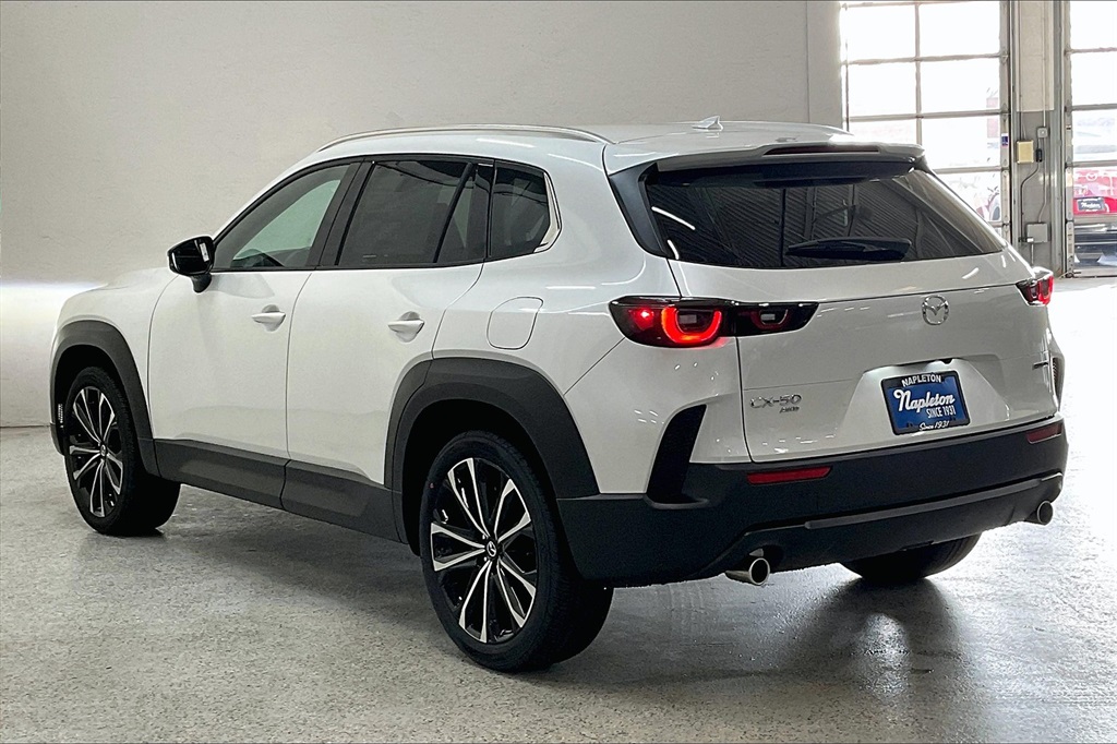 Vehicle image 4 of 12