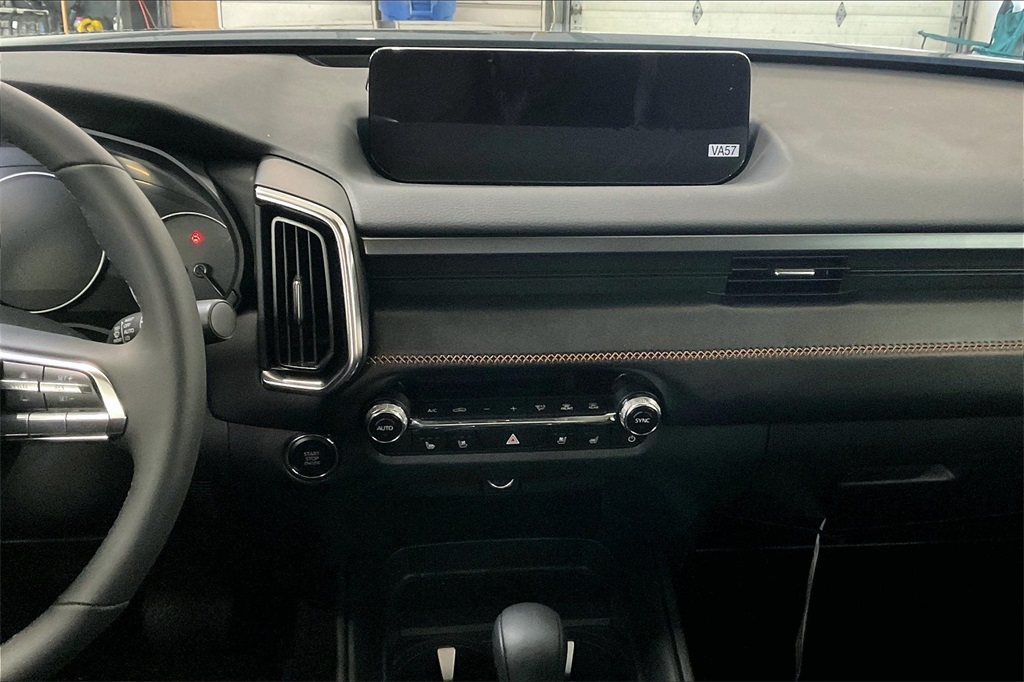 Vehicle image 11 of 12