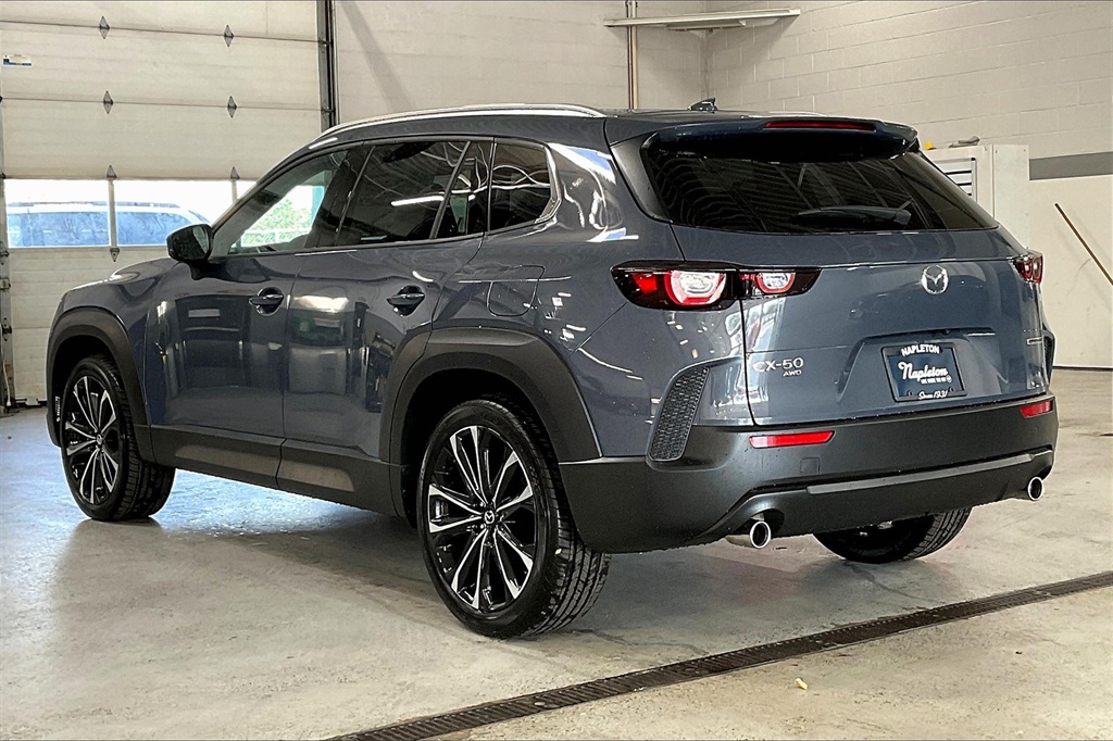 Vehicle image 4 of 12