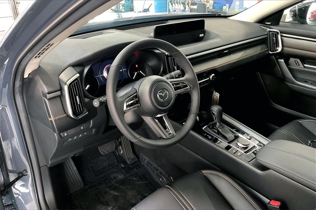 Vehicle image 9 of 12