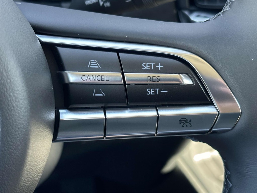 Vehicle image 18 of 34