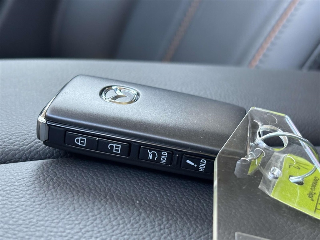 Vehicle image 26 of 34