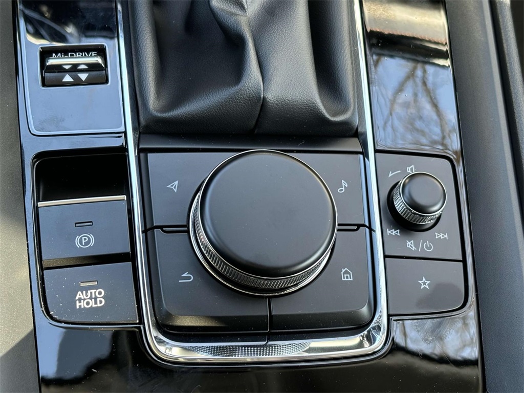 Vehicle image 24 of 34
