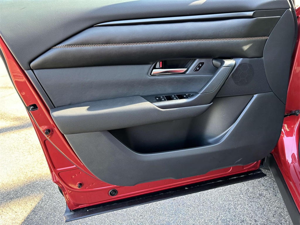 Vehicle image 13 of 34