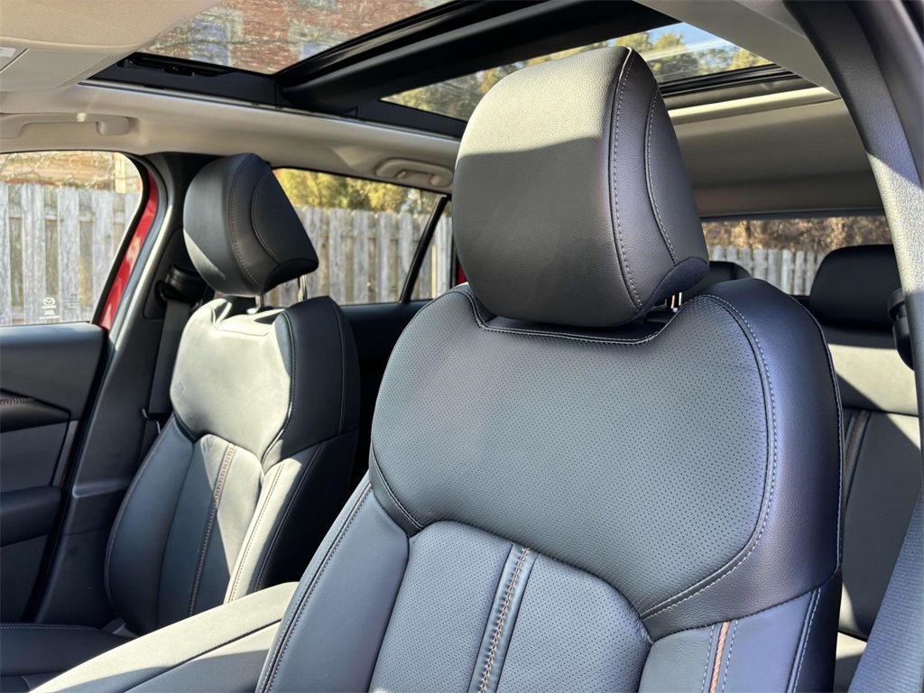 Vehicle image 10 of 34