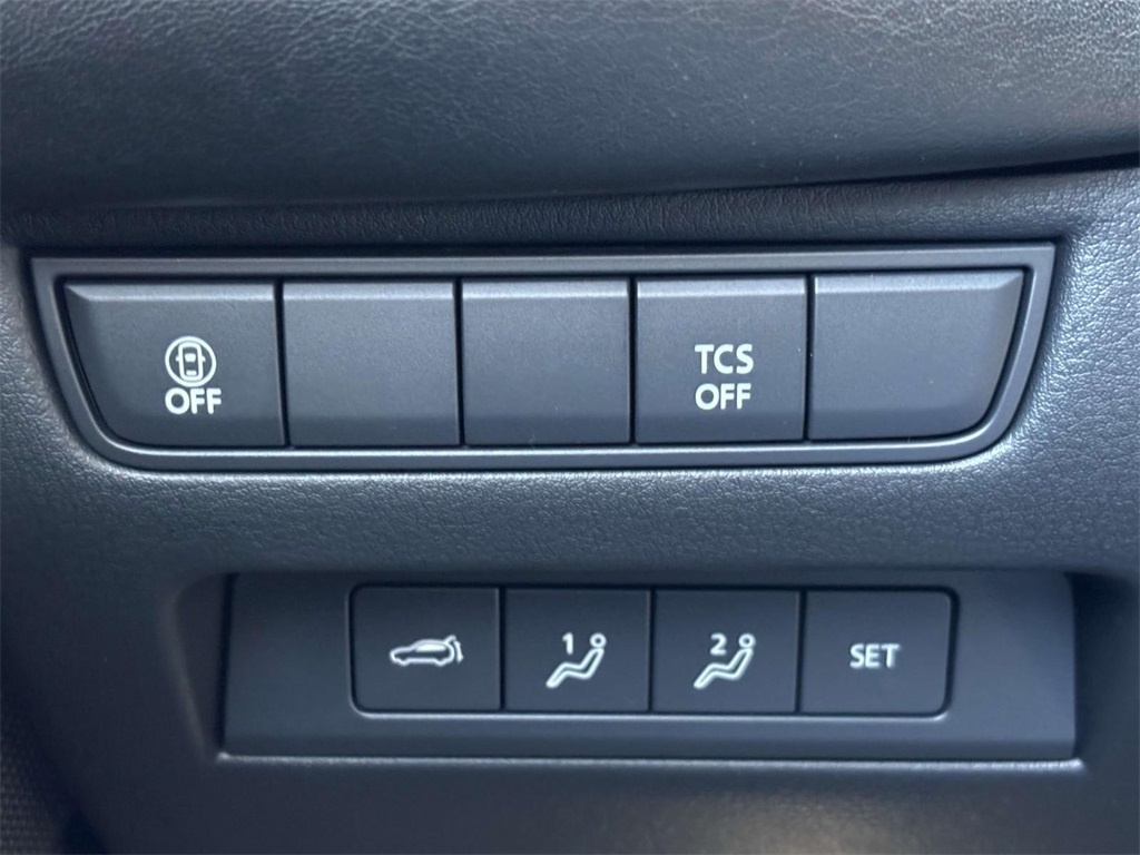 Vehicle image 16 of 34