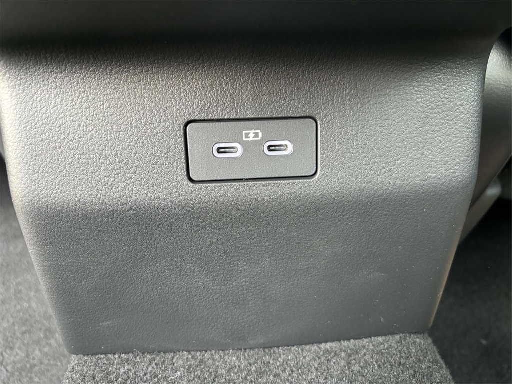 Vehicle image 28 of 34
